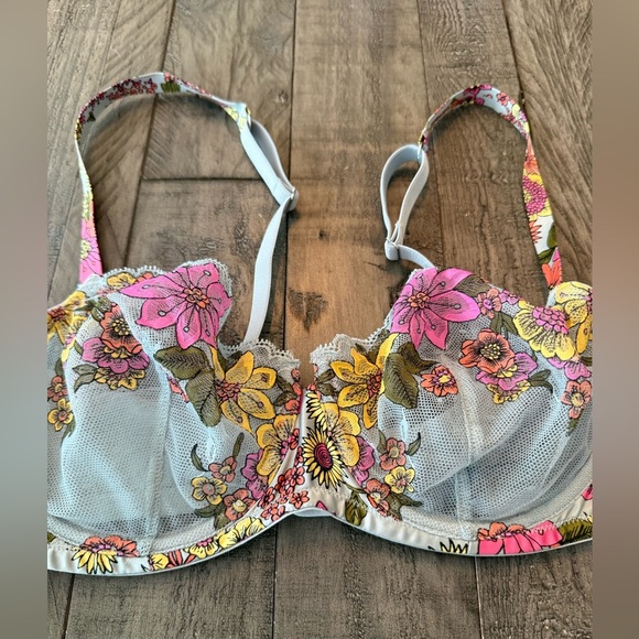 SAVAGE X Fenty Mod Poppy Lace Bra, size 36C - Picture 5 of 11